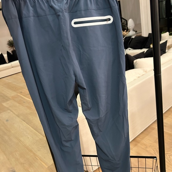 New Balance Men's Joggers in Slate Blue - Picture 4 of 5